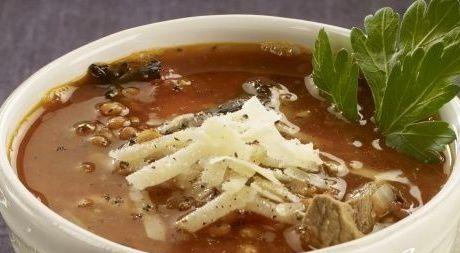 Чечевичный суп с грибами и черносливом