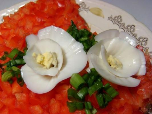 Слоеный салат с ветчиной