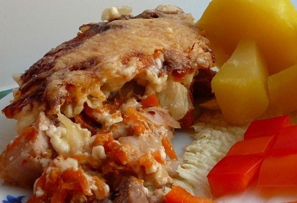 Мясо, запеченное с корейской морковкой