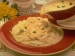 Спагетти под сырным соусом с мидиями.